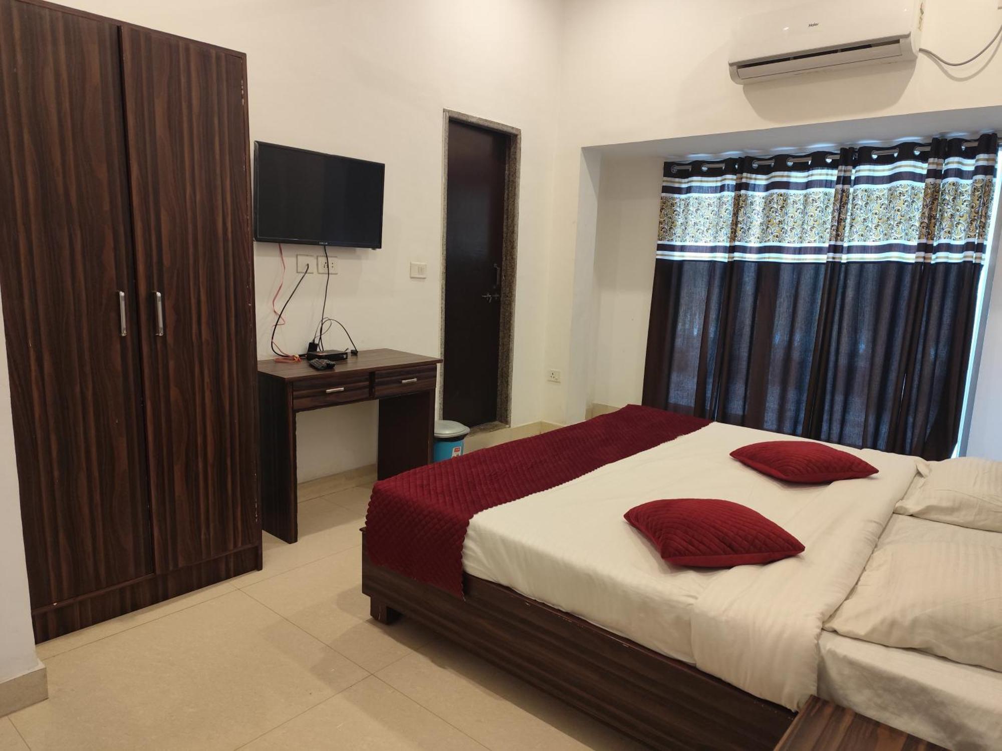 Central Hotel Khajuraho Exterior photo