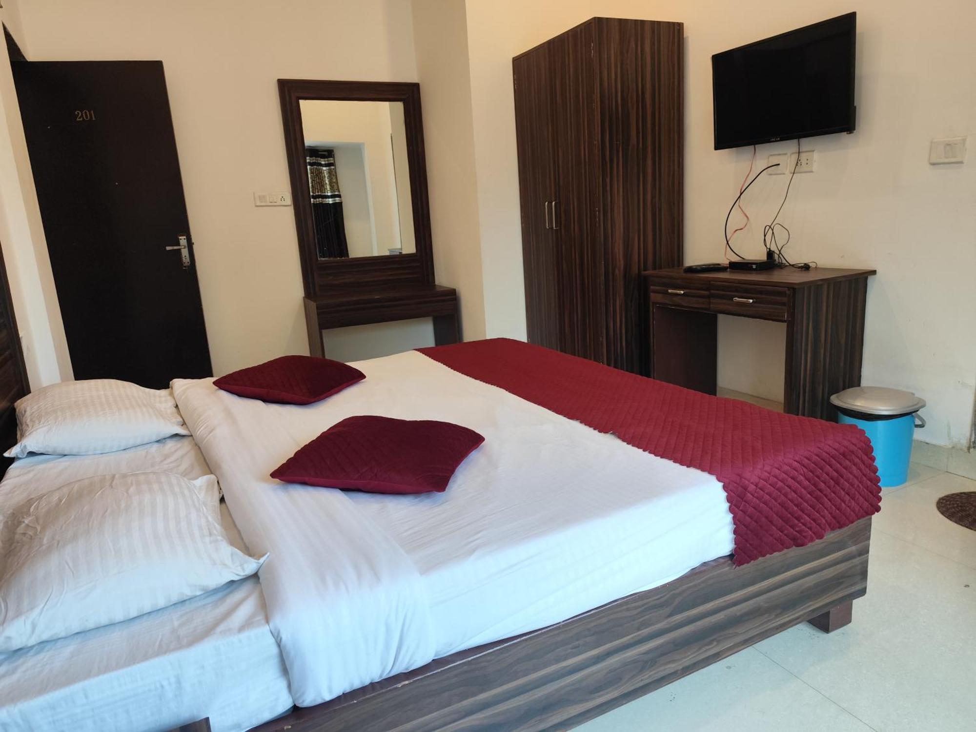 Central Hotel Khajuraho Exterior photo
